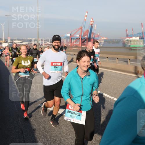 03.10.2025 - Köhlbrandbrückenlauf Yannick Fuchs http://msf.ph/oto/9178673 03.10.2025 08:50:33 Position 2 3541, 1859 meine-sportfotos.de