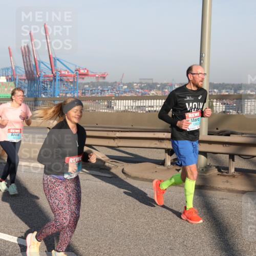 03.10.2025 - Köhlbrandbrückenlauf Yannick Fuchs http://msf.ph/oto/9178730 03.10.2025 08:50:39 Position 2 1672, 1282, 118 meine-sportfotos.de