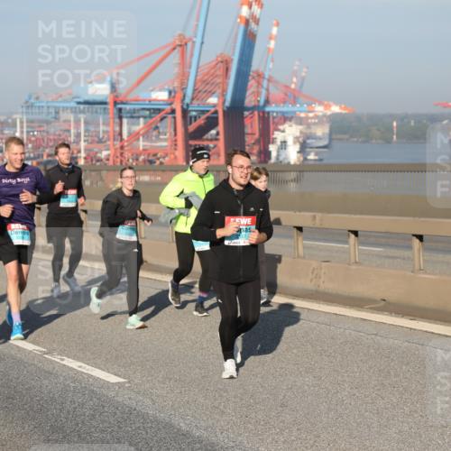 03.10.2025 - Köhlbrandbrückenlauf Yannick Fuchs http://msf.ph/oto/9178758 03.10.2025 08:50:42 Position 2 2242 meine-sportfotos.de