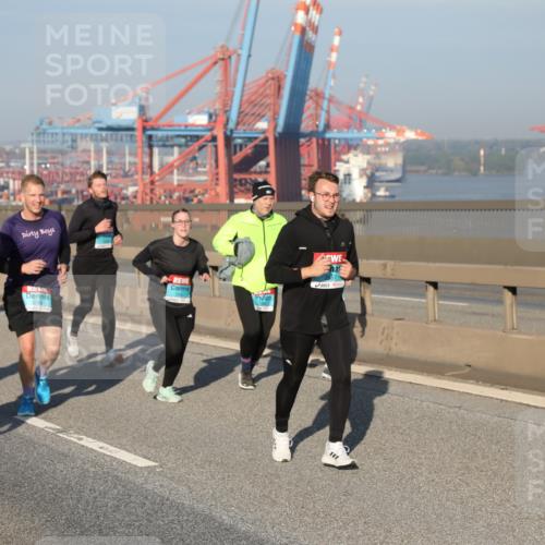 03.10.2025 - Köhlbrandbrückenlauf Yannick Fuchs http://msf.ph/oto/9178759 03.10.2025 08:50:42 Position 2 2242 meine-sportfotos.de