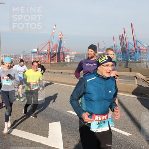 03.10.2025 - Köhlbrandbrückenlauf Yannick Fuchs http://msf.ph/oto/9178781 03.10.2025 08:50:45 Position 2 3051, 1576 meine-sportfotos.de