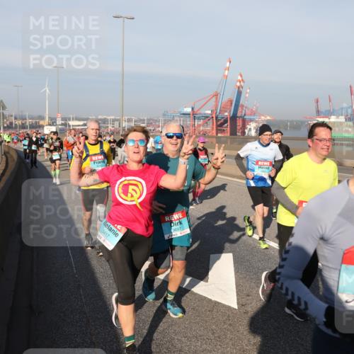 03.10.2025 - Köhlbrandbrückenlauf Yannick Fuchs http://msf.ph/oto/9178795 03.10.2025 08:50:47 Position 2 3417, 3697, 3051 meine-sportfotos.de