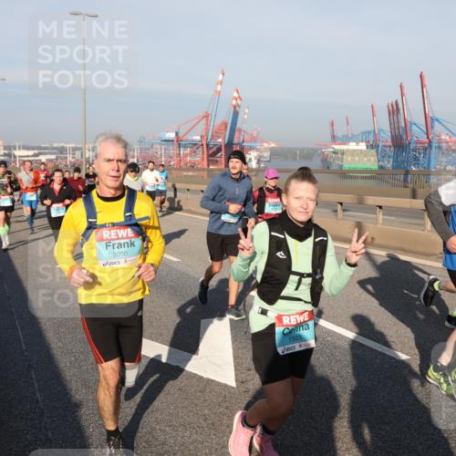 03.10.2025 - Köhlbrandbrückenlauf Yannick Fuchs http://msf.ph/oto/9178809 03.10.2025 08:50:48 Position 2 3050, 1503, 1862 meine-sportfotos.de