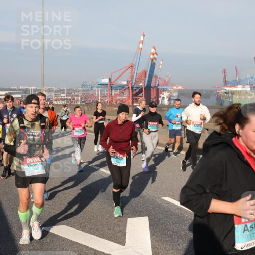03.10.2025 - Köhlbrandbrückenlauf Yannick Fuchs http://msf.ph/oto/9178840 03.10.2025 08:50:52 Position 2 2413, 2124, 1778 meine-sportfotos.de