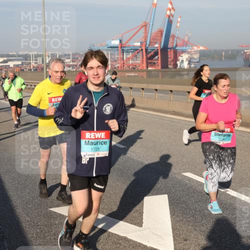 03.10.2025 - Köhlbrandbrückenlauf Yannick Fuchs http://msf.ph/oto/9178853 03.10.2025 08:50:54 Position 2 1725, 3239 meine-sportfotos.de