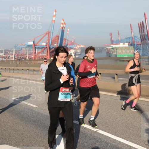 03.10.2025 - Köhlbrandbrückenlauf Yannick Fuchs http://msf.ph/oto/9178882 03.10.2025 08:50:57 Position 2 1484 meine-sportfotos.de