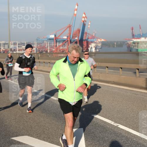 03.10.2025 - Köhlbrandbrückenlauf Yannick Fuchs http://msf.ph/oto/9178894 03.10.2025 08:50:59 Position 2  meine-sportfotos.de