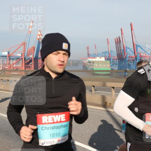 03.10.2025 - Köhlbrandbrückenlauf Yannick Fuchs http://msf.ph/oto/9178902 03.10.2025 08:51:01 Position 2 1810 meine-sportfotos.de