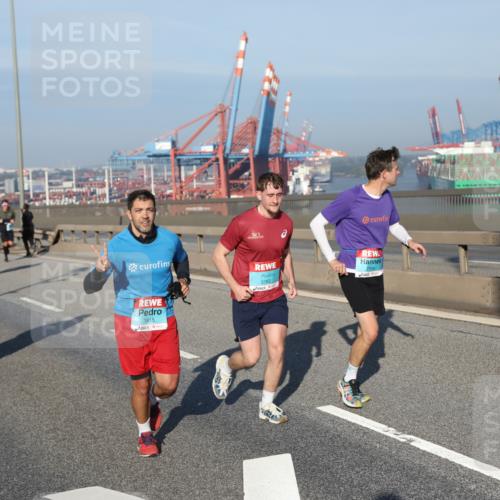 03.10.2025 - Köhlbrandbrückenlauf Yannick Fuchs http://msf.ph/oto/9178938 03.10.2025 08:51:09 Position 2 1815, 3762 meine-sportfotos.de