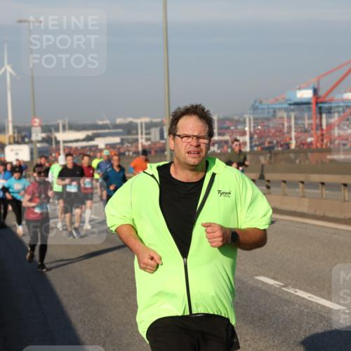 03.10.2025 - Köhlbrandbrückenlauf Yannick Fuchs http://msf.ph/oto/9178952 03.10.2025 08:51:12 Position 2  meine-sportfotos.de