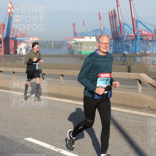 03.10.2025 - Köhlbrandbrückenlauf Yannick Fuchs http://msf.ph/oto/9178961 03.10.2025 08:51:16 Position 2 2113 meine-sportfotos.de