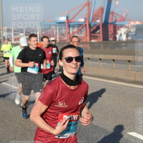 03.10.2025 - Köhlbrandbrückenlauf Yannick Fuchs http://msf.ph/oto/9178962 03.10.2025 08:51:17 Position 2 1920 meine-sportfotos.de