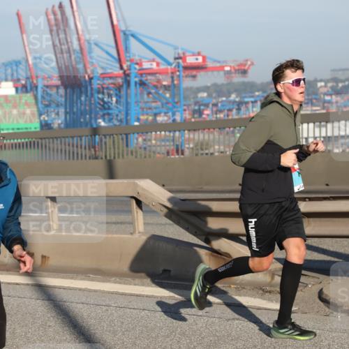 03.10.2025 - Köhlbrandbrückenlauf Yannick Fuchs http://msf.ph/oto/9178966 03.10.2025 08:51:19 Position 2  meine-sportfotos.de
