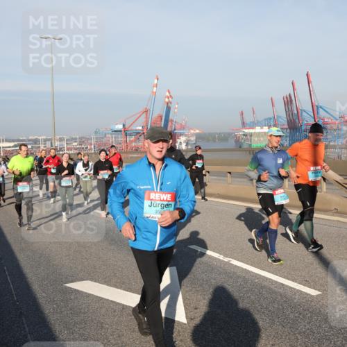 03.10.2025 - Köhlbrandbrückenlauf Yannick Fuchs http://msf.ph/oto/9178985 03.10.2025 08:51:22 Position 2 3550 meine-sportfotos.de