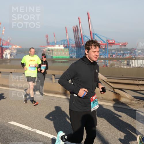 03.10.2025 - Köhlbrandbrückenlauf Yannick Fuchs http://msf.ph/oto/9178989 03.10.2025 08:51:23 Position 2 1760 meine-sportfotos.de