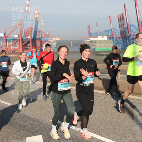 03.10.2025 - Köhlbrandbrückenlauf Yannick Fuchs http://msf.ph/oto/9179000 03.10.2025 08:51:24 Position 2 995, 1850, 1835, 1731 meine-sportfotos.de