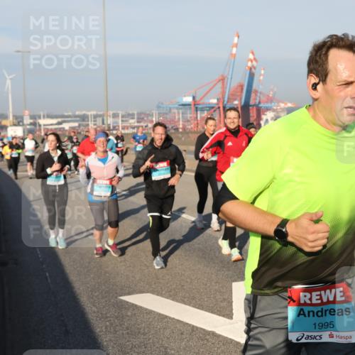 03.10.2025 - Köhlbrandbrückenlauf Yannick Fuchs http://msf.ph/oto/9179012 03.10.2025 08:51:26 Position 2 1995 meine-sportfotos.de