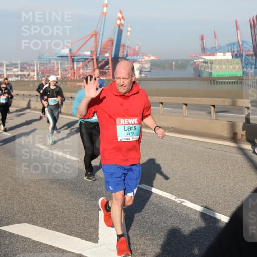 03.10.2025 - Köhlbrandbrückenlauf Yannick Fuchs http://msf.ph/oto/9179036 03.10.2025 08:51:29 Position 2 3172 meine-sportfotos.de