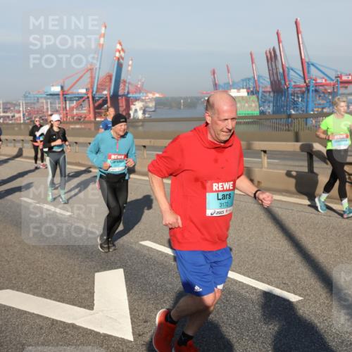 03.10.2025 - Köhlbrandbrückenlauf Yannick Fuchs http://msf.ph/oto/9179042 03.10.2025 08:51:29 Position 2 3172 meine-sportfotos.de
