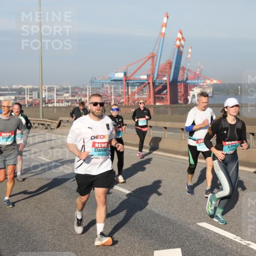 03.10.2025 - Köhlbrandbrückenlauf Yannick Fuchs http://msf.ph/oto/9179058 03.10.2025 08:51:31 Position 2 24, 2836, 3382, 2055 meine-sportfotos.de