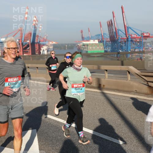 03.10.2025 - Köhlbrandbrückenlauf Yannick Fuchs http://msf.ph/oto/9179083 03.10.2025 08:51:33 Position 2 1899, 1607 meine-sportfotos.de