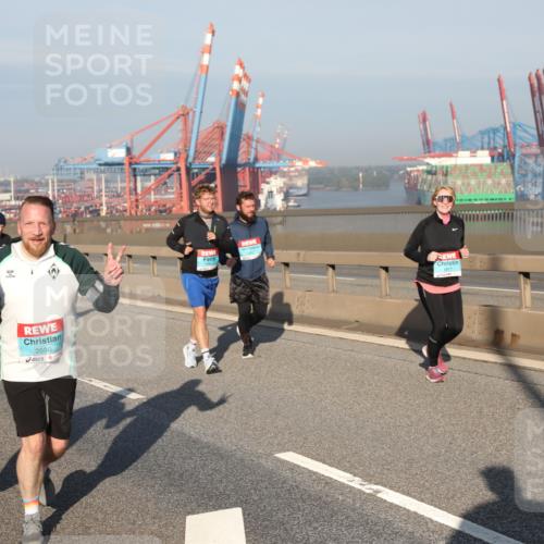 03.10.2025 - Köhlbrandbrückenlauf Yannick Fuchs http://msf.ph/oto/9179089 03.10.2025 08:51:34 Position 2 3480, 2690 meine-sportfotos.de