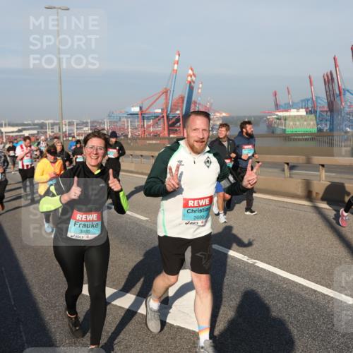 03.10.2025 - Köhlbrandbrückenlauf Yannick Fuchs http://msf.ph/oto/9179101 03.10.2025 08:51:35 Position 2 3480, 2690 meine-sportfotos.de