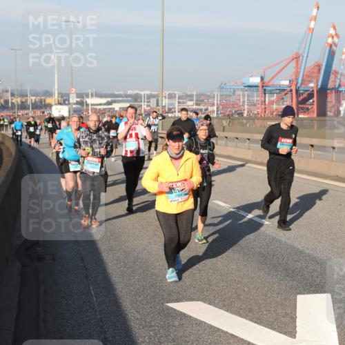 03.10.2025 - Köhlbrandbrückenlauf Yannick Fuchs http://msf.ph/oto/9179115 03.10.2025 08:51:36 Position 2 1994 meine-sportfotos.de