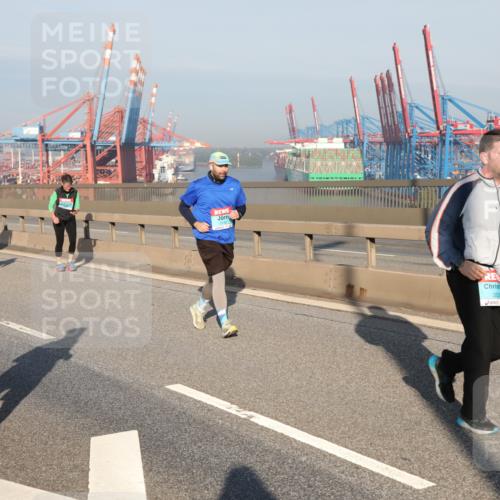 03.10.2025 - Köhlbrandbrückenlauf Yannick Fuchs http://msf.ph/oto/9179289 03.10.2025 08:51:56 Position 2 3529 meine-sportfotos.de