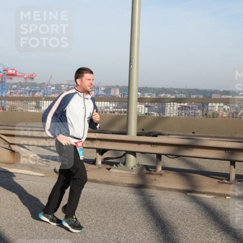 03.10.2025 - Köhlbrandbrückenlauf Yannick Fuchs http://msf.ph/oto/9179292 03.10.2025 08:51:56 Position 2 118 meine-sportfotos.de