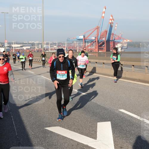 03.10.2025 - Köhlbrandbrückenlauf Yannick Fuchs http://msf.ph/oto/9179299 03.10.2025 08:51:58 Position 2 3116 meine-sportfotos.de