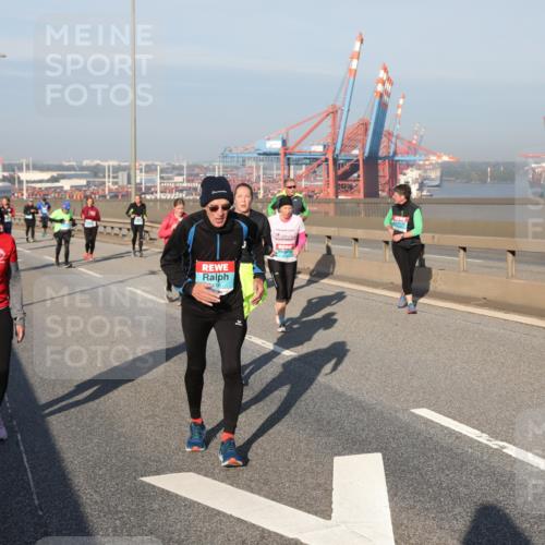 03.10.2025 - Köhlbrandbrückenlauf Yannick Fuchs http://msf.ph/oto/9179301 03.10.2025 08:51:58 Position 2  meine-sportfotos.de