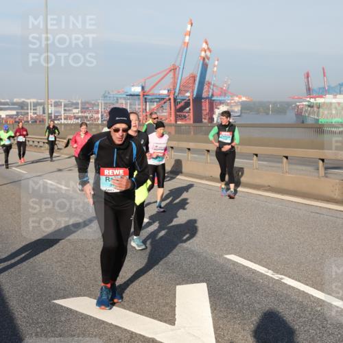 03.10.2025 - Köhlbrandbrückenlauf Yannick Fuchs http://msf.ph/oto/9179302 03.10.2025 08:51:58 Position 2 3 meine-sportfotos.de