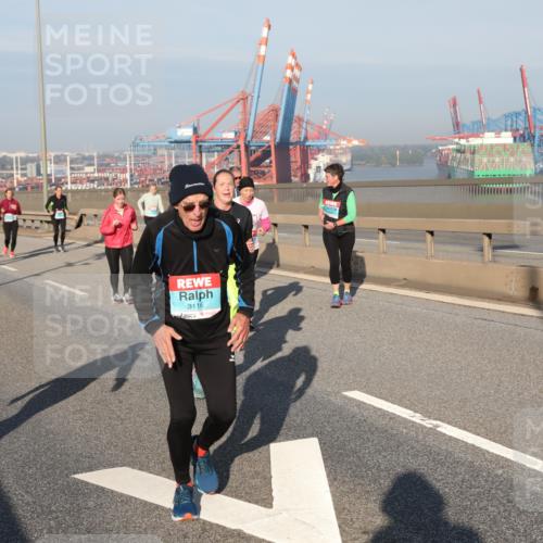 03.10.2025 - Köhlbrandbrückenlauf Yannick Fuchs http://msf.ph/oto/9179306 03.10.2025 08:51:59 Position 2 3116 meine-sportfotos.de