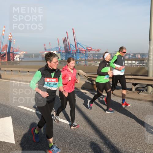 03.10.2025 - Köhlbrandbrückenlauf Yannick Fuchs http://msf.ph/oto/9179328 03.10.2025 08:52:03 Position 2 3582, 118, 35 meine-sportfotos.de