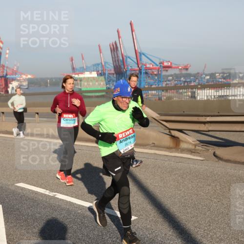 03.10.2025 - Köhlbrandbrückenlauf Yannick Fuchs http://msf.ph/oto/9179364 03.10.2025 08:52:07 Position 2 1597, 2674, 18 meine-sportfotos.de