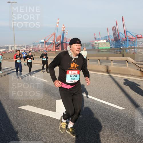 03.10.2025 - Köhlbrandbrückenlauf Yannick Fuchs http://msf.ph/oto/9179374 03.10.2025 08:52:08 Position 2 1329, 1597 meine-sportfotos.de