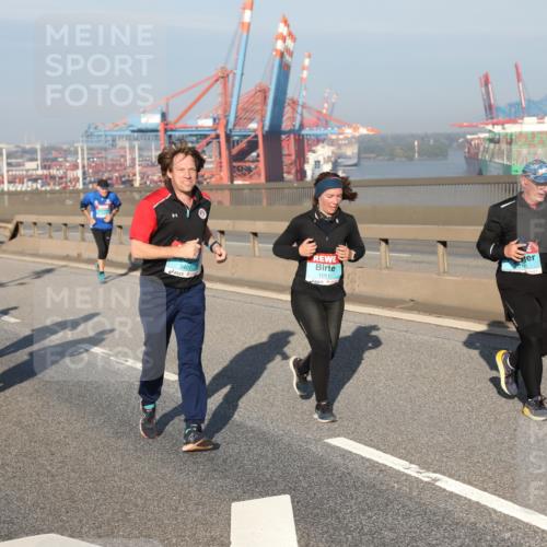 03.10.2025 - Köhlbrandbrückenlauf Yannick Fuchs http://msf.ph/oto/9179393 03.10.2025 08:52:10 Position 2 3405, 3407, 1051 meine-sportfotos.de