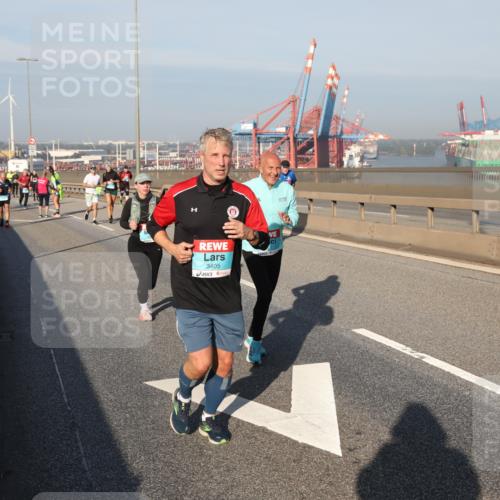 03.10.2025 - Köhlbrandbrückenlauf Yannick Fuchs http://msf.ph/oto/9179400 03.10.2025 08:52:13 Position 2 3405 meine-sportfotos.de