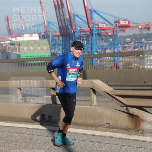 03.10.2025 - Köhlbrandbrückenlauf Yannick Fuchs http://msf.ph/oto/9179432 03.10.2025 08:52:17 Position 2 3509 meine-sportfotos.de