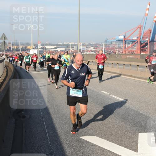 03.10.2025 - Köhlbrandbrückenlauf Yannick Fuchs http://msf.ph/oto/9179460 03.10.2025 08:52:21 Position 2 2121 meine-sportfotos.de