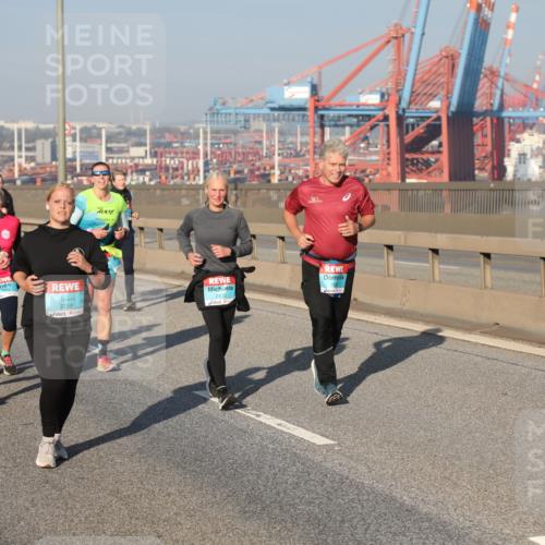 03.10.2025 - Köhlbrandbrückenlauf Yannick Fuchs http://msf.ph/oto/9179476 03.10.2025 08:52:24 Position 2 3759, 4001 meine-sportfotos.de