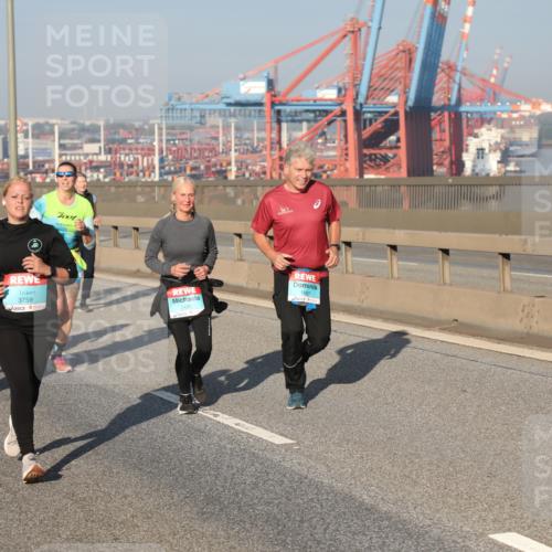 03.10.2025 - Köhlbrandbrückenlauf Yannick Fuchs http://msf.ph/oto/9179478 03.10.2025 08:52:24 Position 2 3759, 1687 meine-sportfotos.de