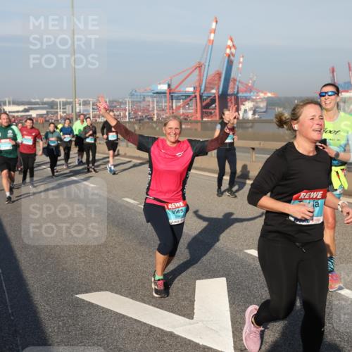 03.10.2025 - Köhlbrandbrückenlauf Yannick Fuchs http://msf.ph/oto/9179504 03.10.2025 08:52:28 Position 2 2943 meine-sportfotos.de