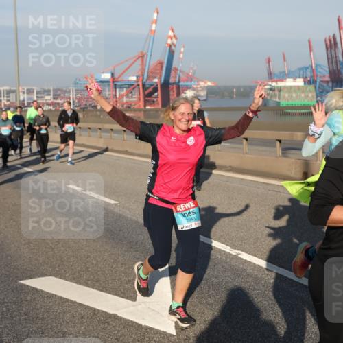 03.10.2025 - Köhlbrandbrückenlauf Yannick Fuchs http://msf.ph/oto/9179513 03.10.2025 08:52:28 Position 2 2943, 2682 meine-sportfotos.de