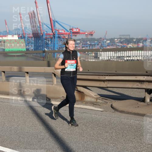 03.10.2025 - Köhlbrandbrückenlauf Yannick Fuchs http://msf.ph/oto/9179532 03.10.2025 08:52:30 Position 2 3215, 118 meine-sportfotos.de