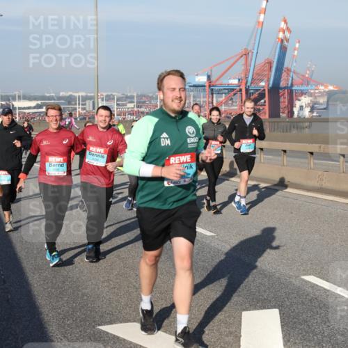 03.10.2025 - Köhlbrandbrückenlauf Yannick Fuchs http://msf.ph/oto/9179536 03.10.2025 08:52:31 Position 2 3003, 3004 meine-sportfotos.de