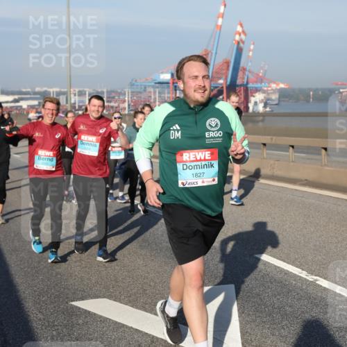 03.10.2025 - Köhlbrandbrückenlauf Yannick Fuchs http://msf.ph/oto/9179543 03.10.2025 08:52:32 Position 2 3003, 1827 meine-sportfotos.de