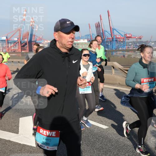 03.10.2025 - Köhlbrandbrückenlauf Yannick Fuchs http://msf.ph/oto/9179583 03.10.2025 08:52:35 Position 2 3786, 12, 2217, 2916, 209 meine-sportfotos.de