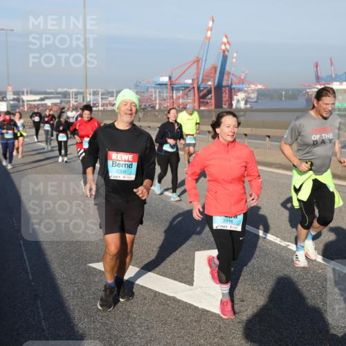 03.10.2025 - Köhlbrandbrückenlauf Yannick Fuchs http://msf.ph/oto/9179590 03.10.2025 08:52:36 Position 2 2309, 2918 meine-sportfotos.de
